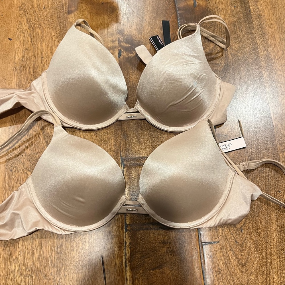 Victoria’s Secret, set of 2 pushup 32C bras, 1 NWT, can be sold separately, sexy